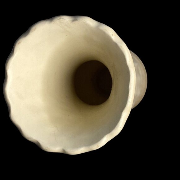 Vintage 2003 Haeger pottery #629-78 cream tan swirl footed 8.5 inch vase - Picture 3 of 6